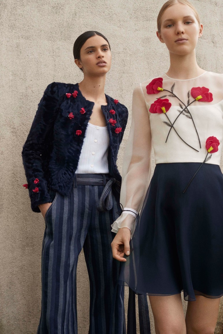 59391609593d2 - CAROLINA HERRERA RESORT 2018