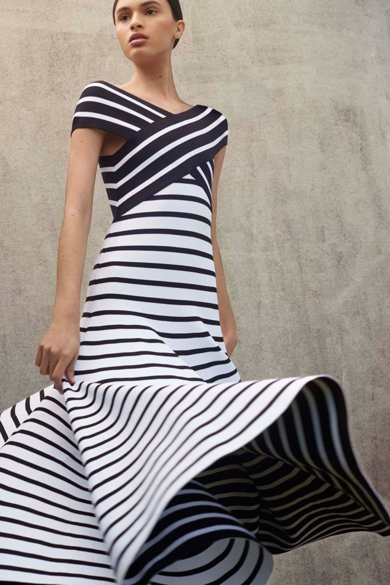 5939150024672 - CAROLINA HERRERA RESORT 2018