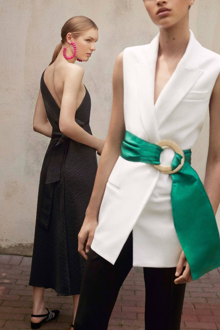 5939150a5d84b - CAROLINA HERRERA RESORT 2018