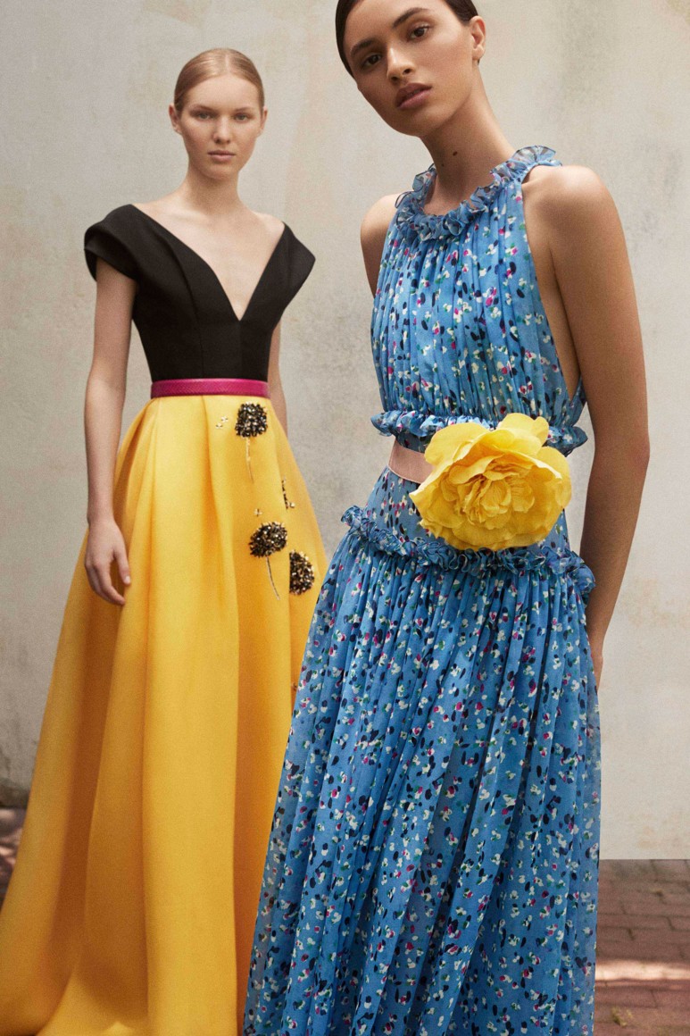 5939151b608c2 - CAROLINA HERRERA RESORT 2018
