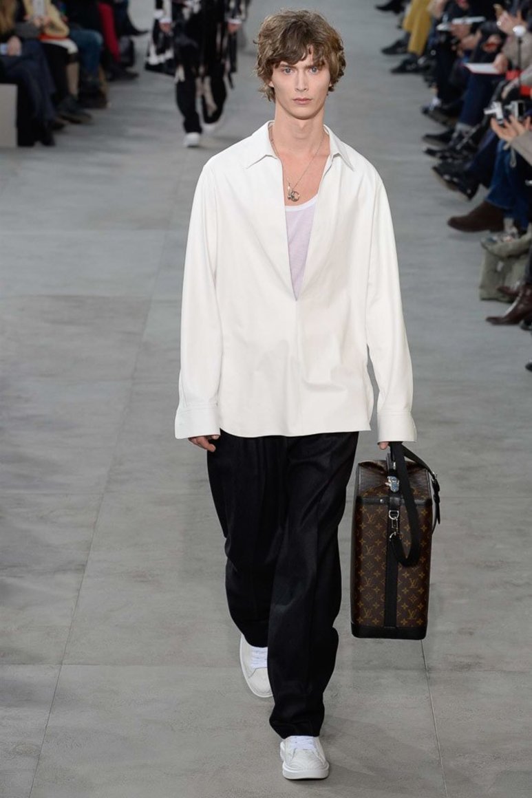 5880d9ef75970 - LOUIS VUITTON Menswear F/W 2017-2018