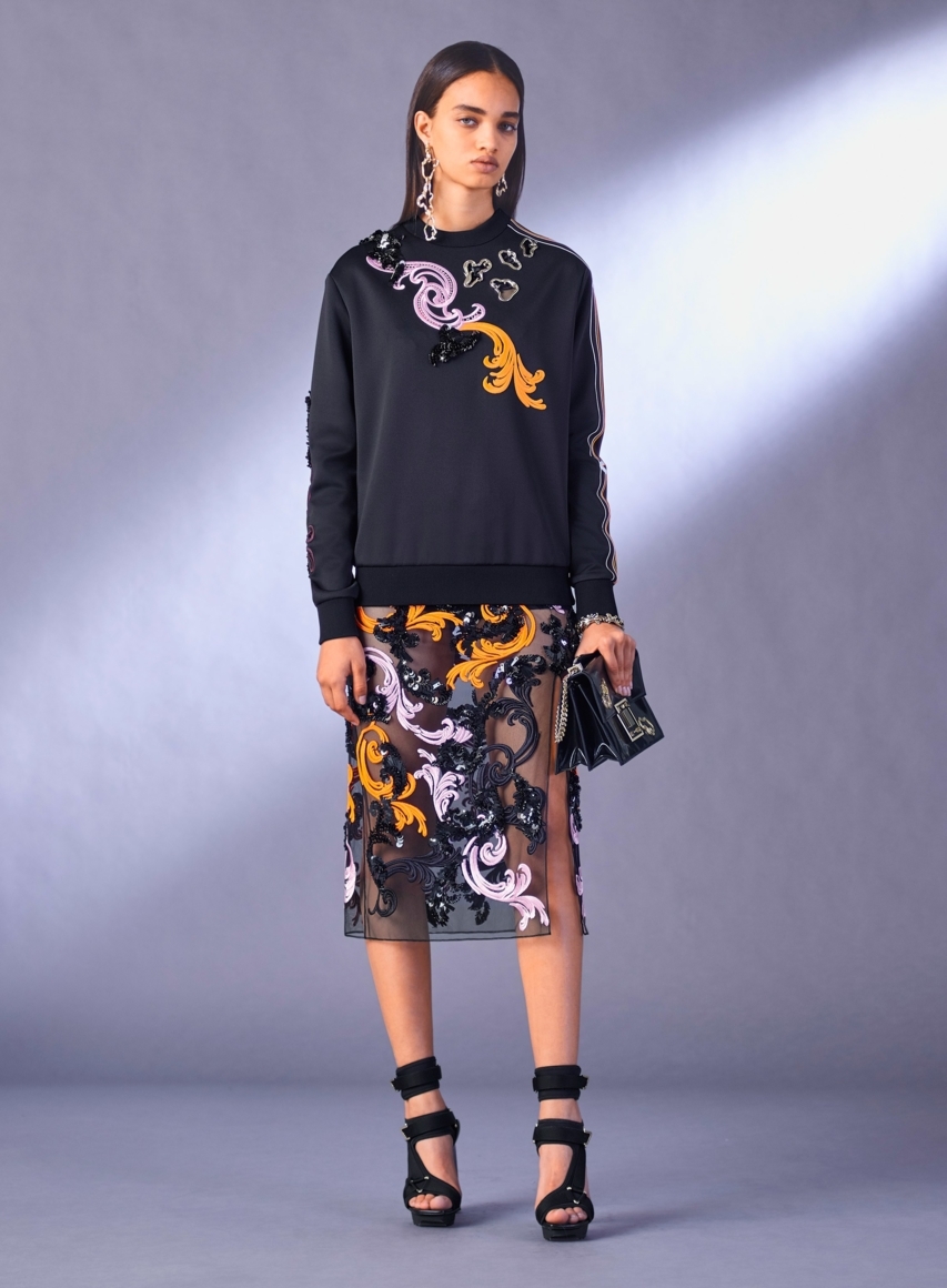 584ed35defb2a - VERSACE PRE-FALL 2017
