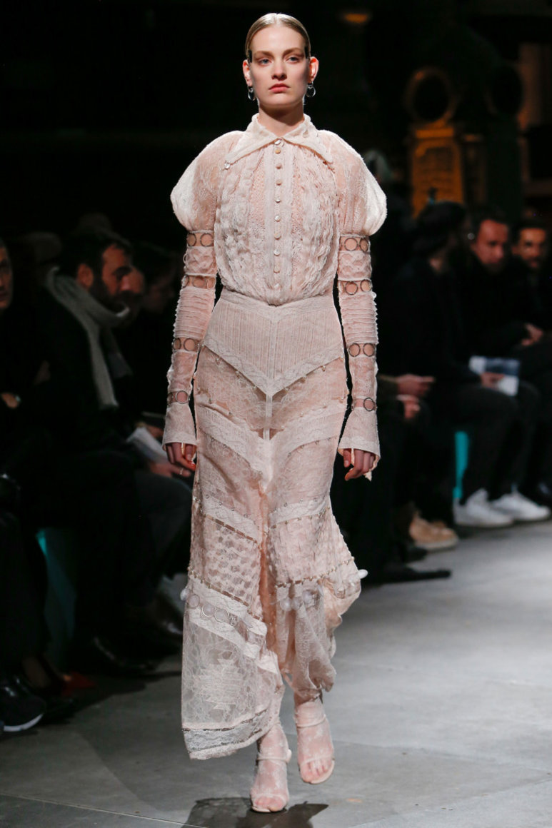 58830f4510c72 - GIVENCHY COUTURE S/S 2017