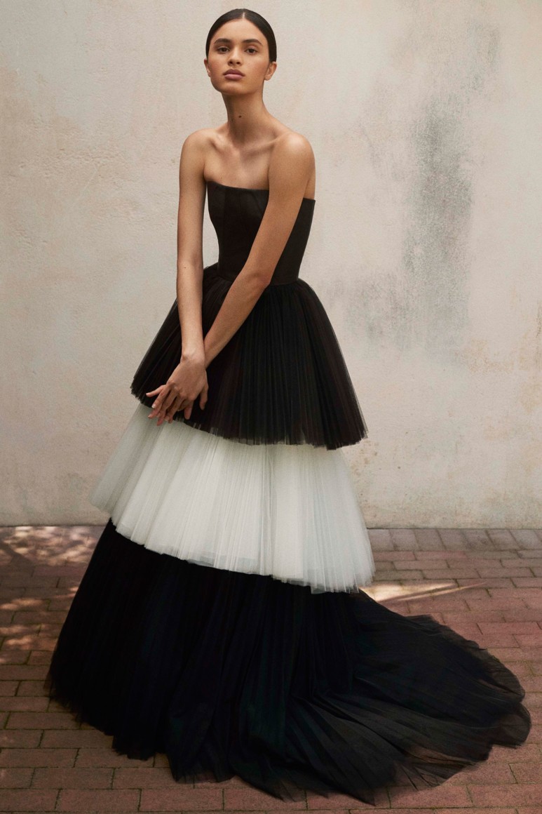 59391511acde1 - CAROLINA HERRERA RESORT 2018