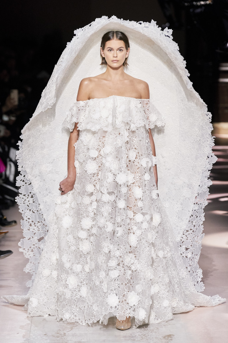 5e281df148364 - GIVENCHY COUTURE SPRING SUMMER 2020