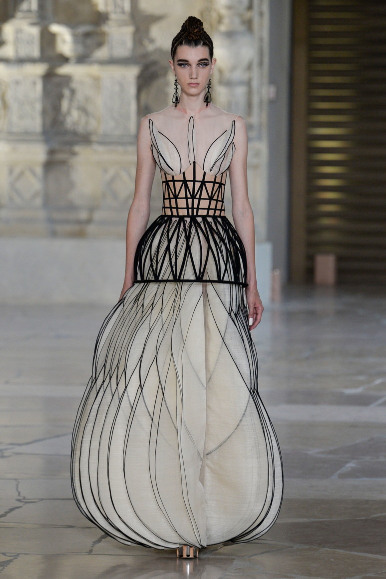5b3e874d703a5 - GUO PEI COUTURE ОСЕНЬ-ЗИМА 2018/2019