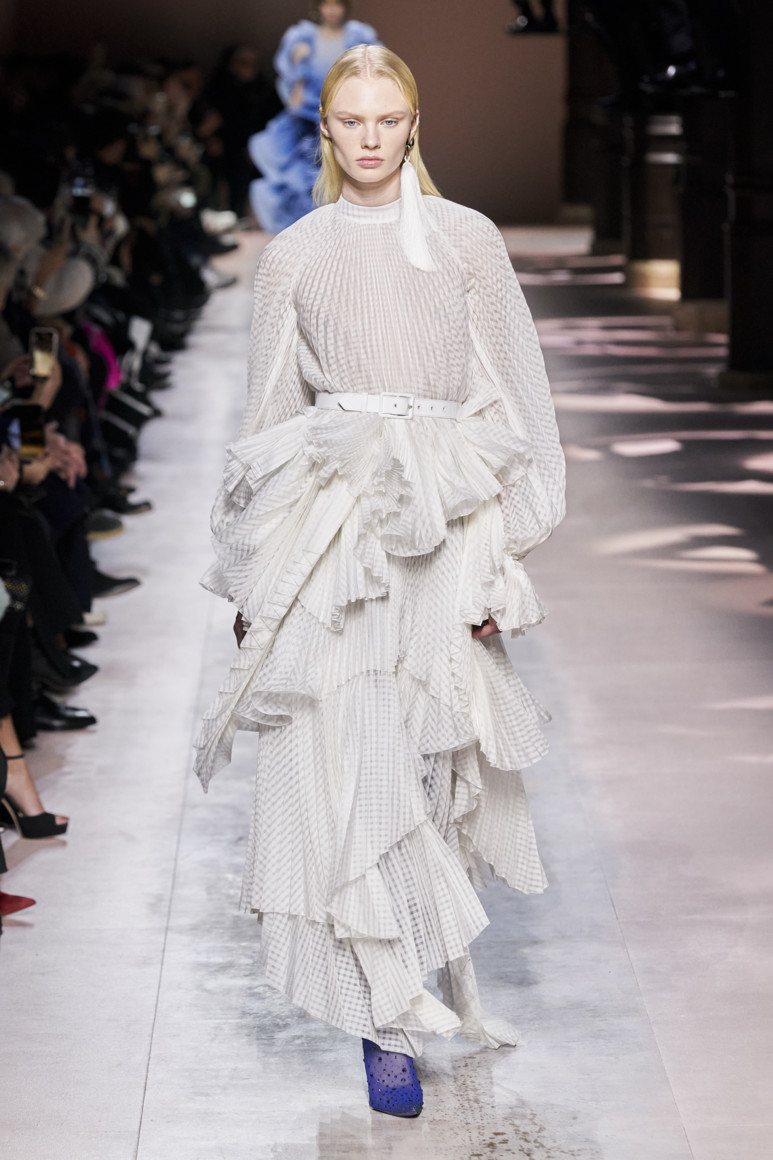 5e281d839b4d2 - GIVENCHY COUTURE SPRING SUMMER 2020