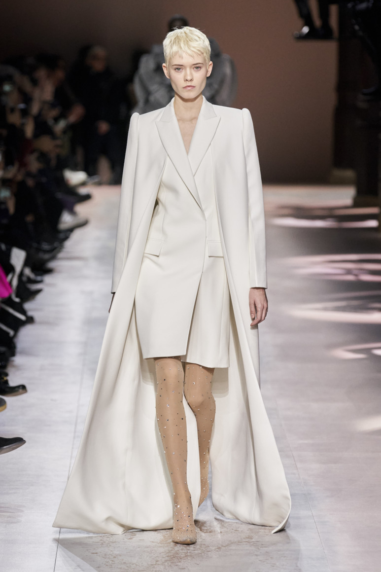 5e281d82a7abc - GIVENCHY COUTURE SPRING SUMMER 2020
