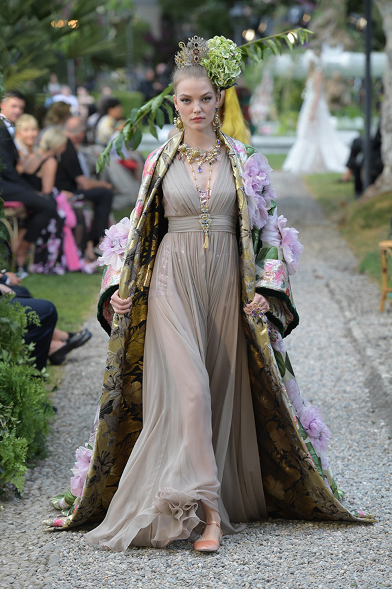 5b41d92f63d0a - Dolce&Gabbana Alta Moda: на романтичной волне