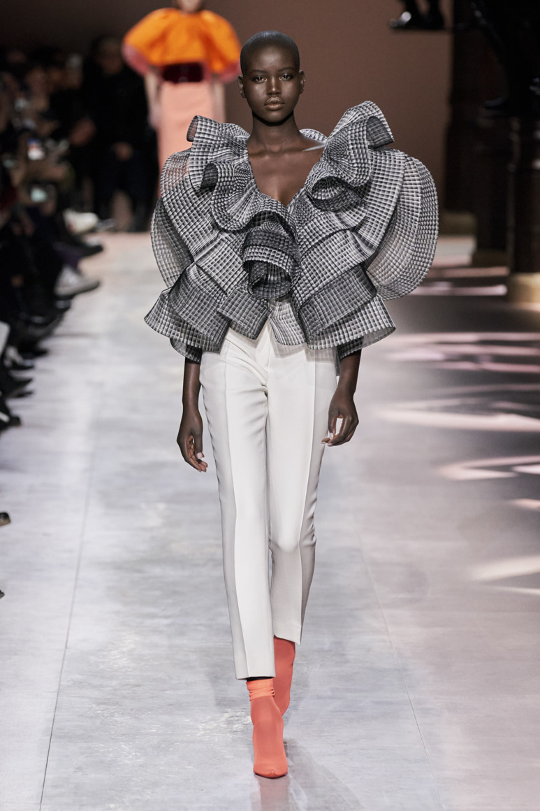 5e281d82e5d48 - GIVENCHY COUTURE SPRING SUMMER 2020