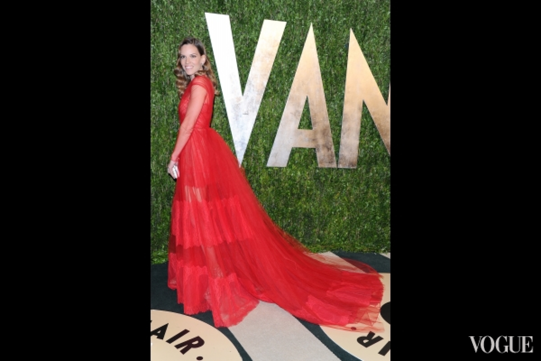 Хилари Суонк в платье Valentino Spring 2013 Couture