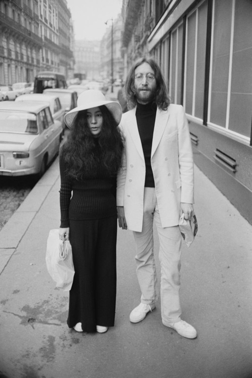 Йоко Оно та Джон Леннон у Парижі