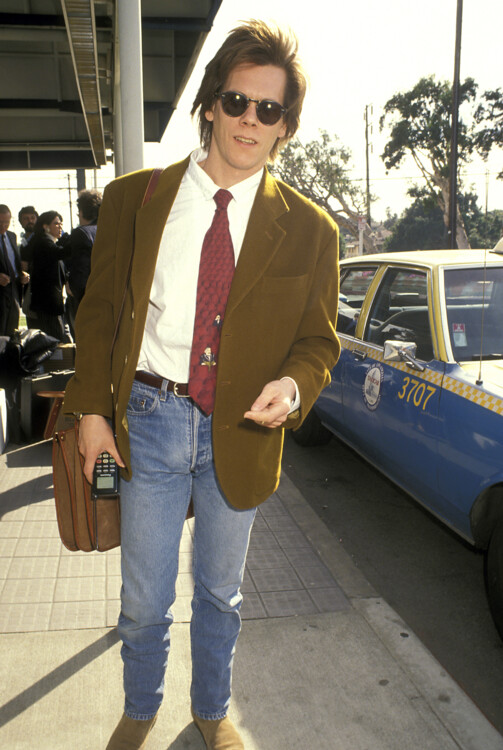 Кевин Бейкон в Международном аэропорту Лос-Анджелеса, 1991