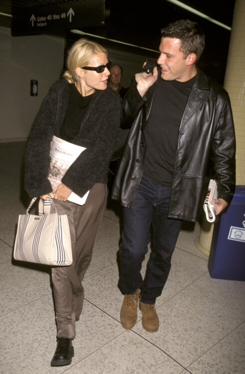 Гвинет Пэлтроу и Бен Аффлек в Международном аэропорту Лос-Анджелеса, 1998