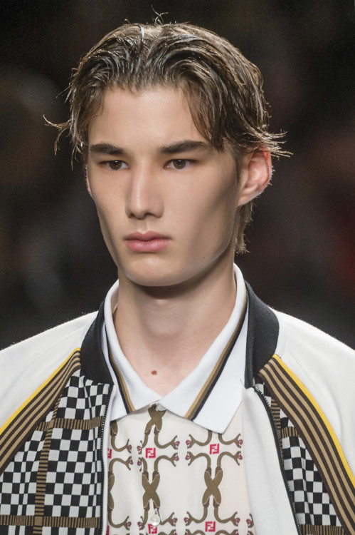 Muzhskie Strizhki 2019 Trendy Mirovyh Nedel Mod Foto Vogue Ukraine Vogue Ua