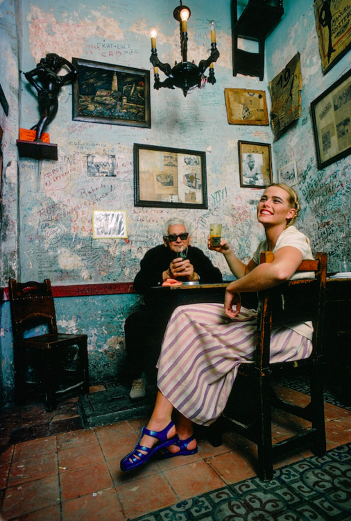 Марго Хемингуэй и Анхель Мартинес, владелиц кафе La Bodeguita del Medio в Гаване в 1978 году