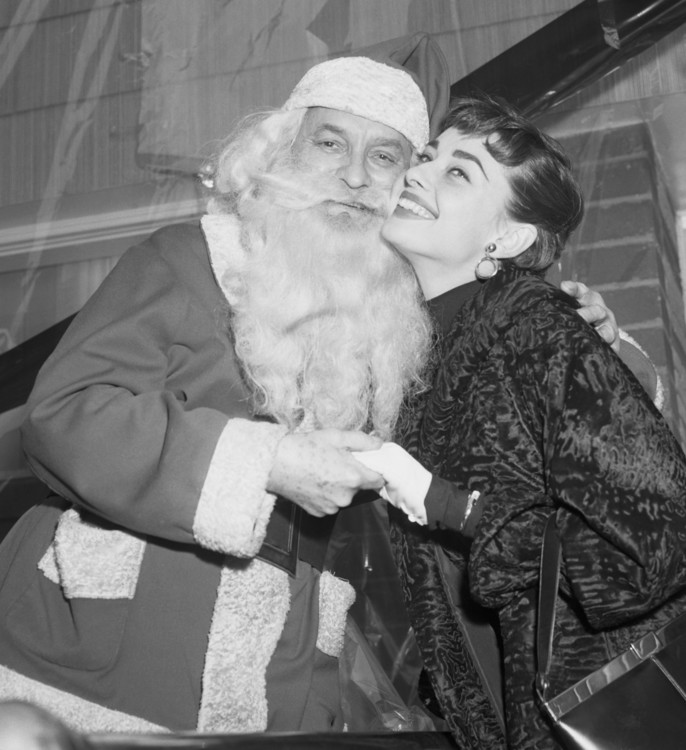Одрі Гепберн з Дідом Морозом, 1953 рік