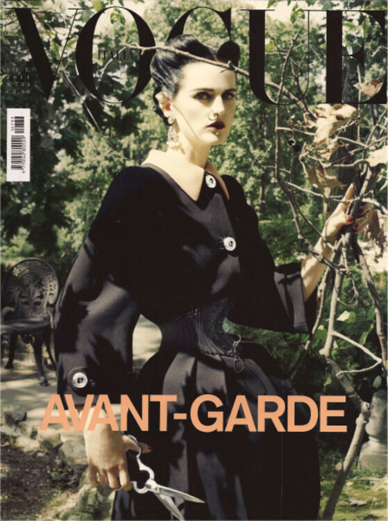 Стелла Теннант на обложке Vogue Italia, сентябрь 2011. Фото: Стивен Майзел