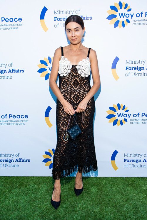 Фонд "Дорога миру" зібрав у Парижі 5 млн. гривень для ЗСУ фото