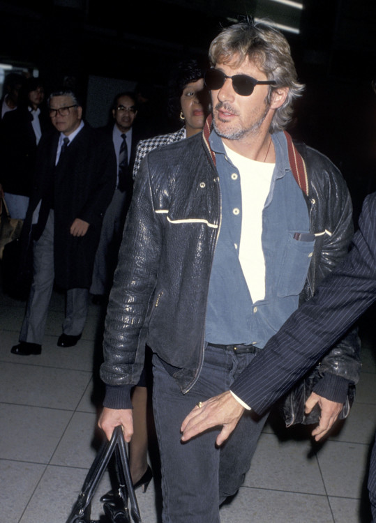 Ричард Гир в международном аэропорту Лос-Анджелеса, 1992