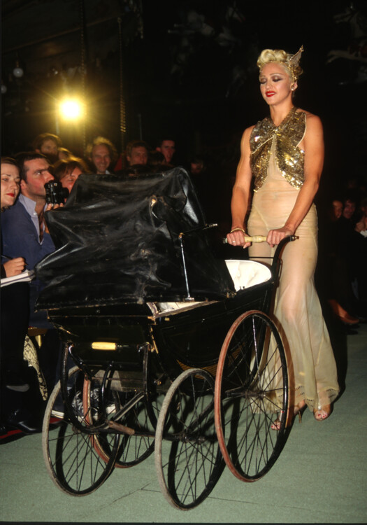Мадонна на подіумі Jean Paul Gaultie, 1990-ті