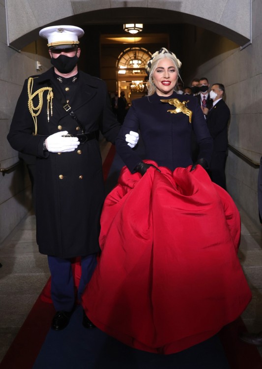 Леді Ґаґа в Schiaparelli Haute Couture на інавгурації Джо Байдена