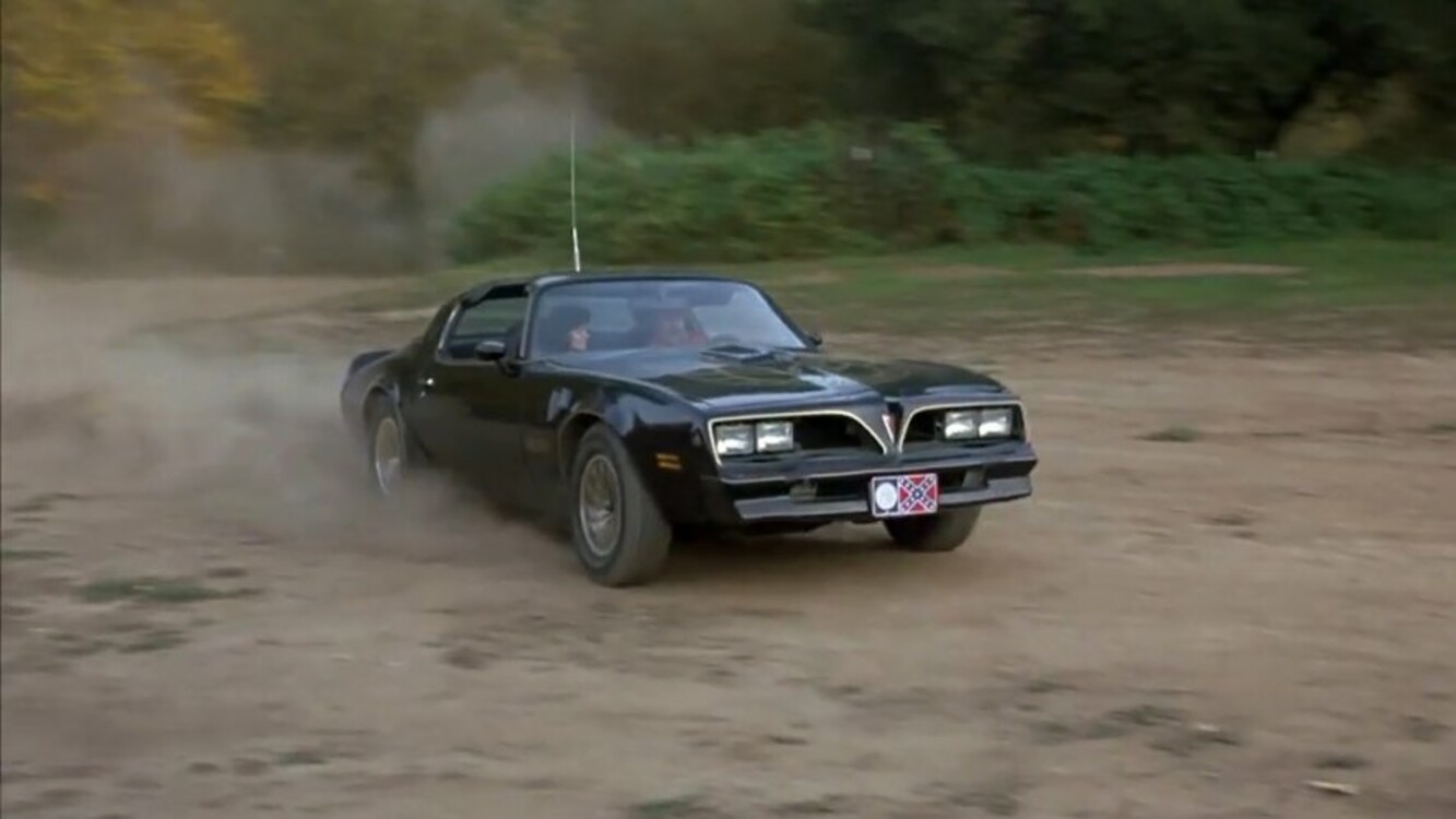 Pontiac Trans Am из фильма «Полицейский и бандит», 1977