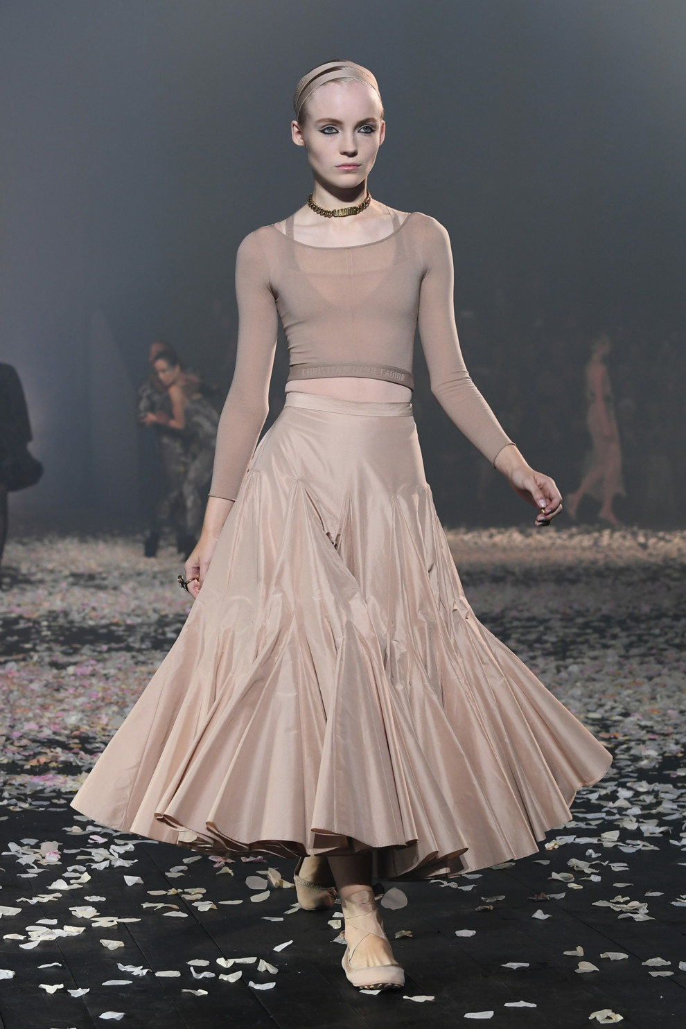 5ba8ff6b2ab79 - Старт Недели моды в Париже: Christian Dior весна-лето 2019