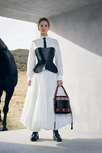 Нові кадри рекламної кампанії Christian Dior Resort 2019 з Дженніфер Лоуренс