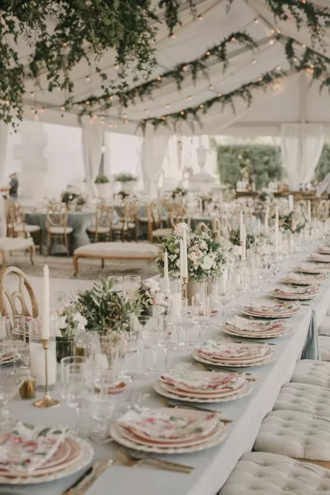 &lt;b&gt;Пример удачного оформления свадебных столов зеленью, цветами и сухоцветами.&lt;/b&gt;