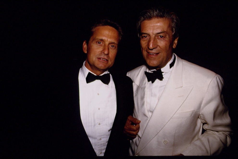 Майкл Дуглас и Нино Черрути, 1993