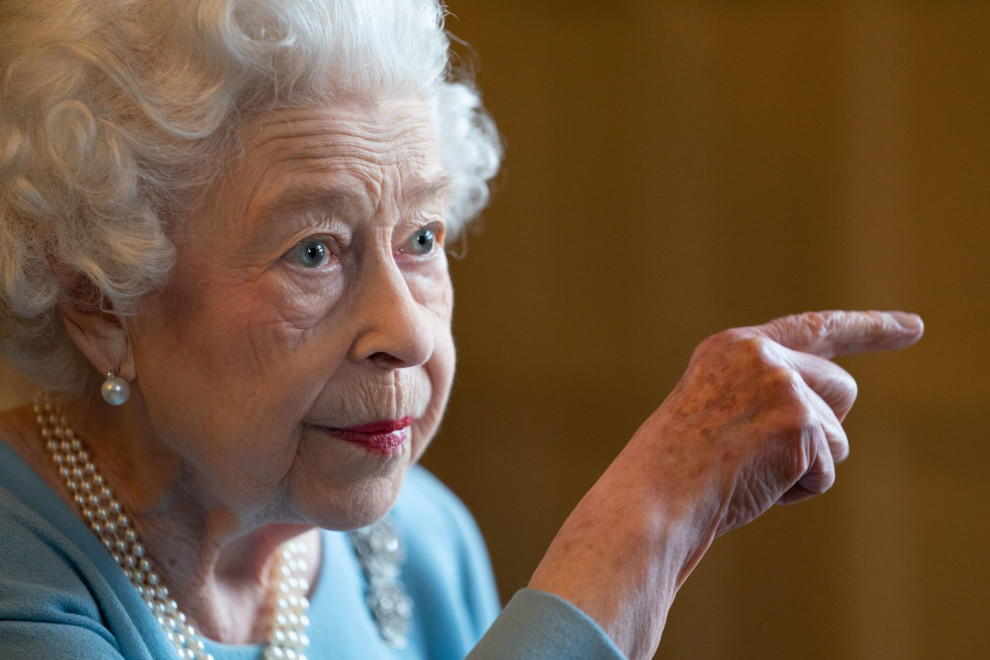 Королева Елизавета II заболела коронавирусом