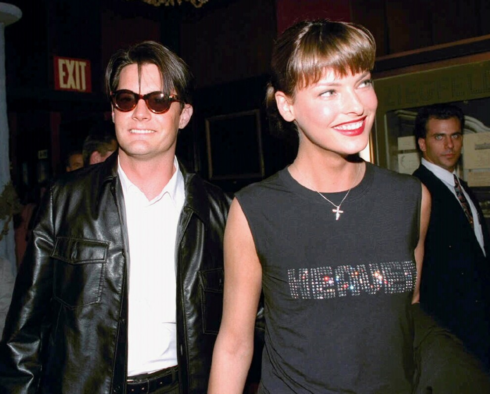 Кайл Маклахлен и Линда Евангелиста прибывают на премьеру «Флинтстоунов», 1994