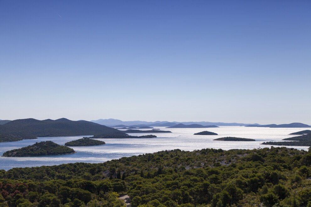 Островной национальный парк Корнати в Хорватии в Адриатическом море.
