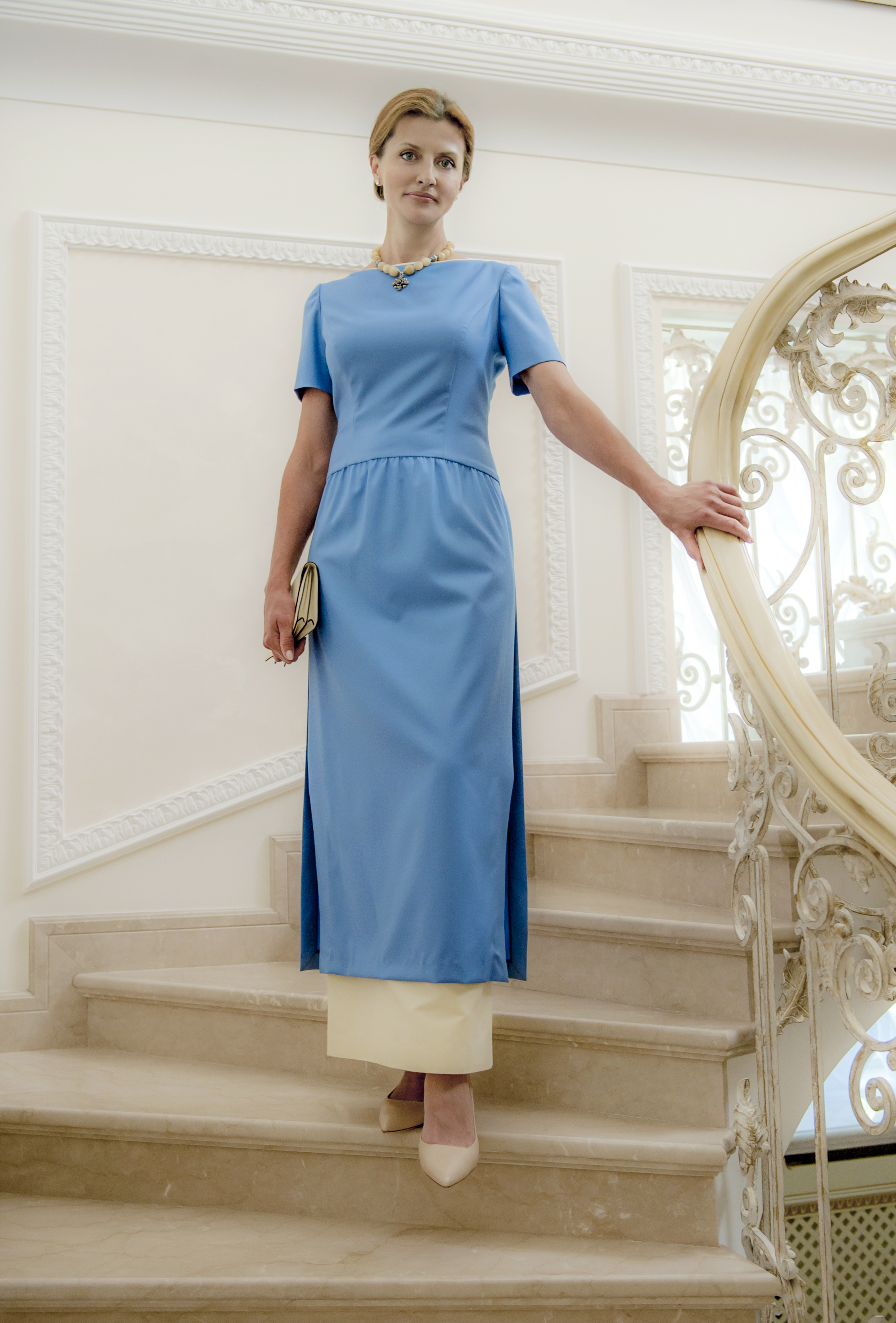 Марина Порошенко в желто-синем платье Poustovit