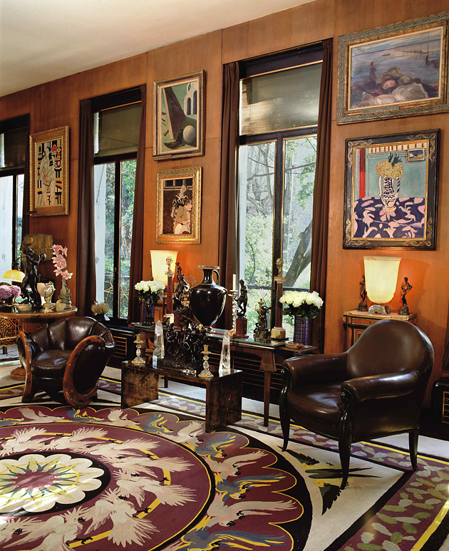В 2009 году во время аукциона Christie's в Гран-пале воссоздали атмосферу дома Ива Сен-Лорана и Пьера Берже